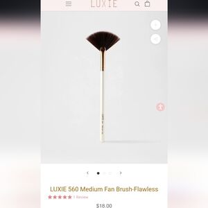 Luxie 560 Medium Fan Brush